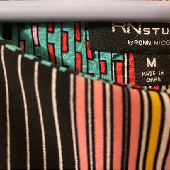 Cute multi color dress - Picture 3 of 4